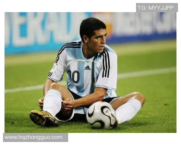 荷兰足球明星10号的传奇之路与辉煌成就回顾