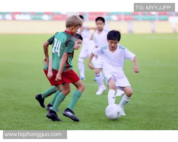 追逐足球梦想的少年与星光闪耀的童话之旅